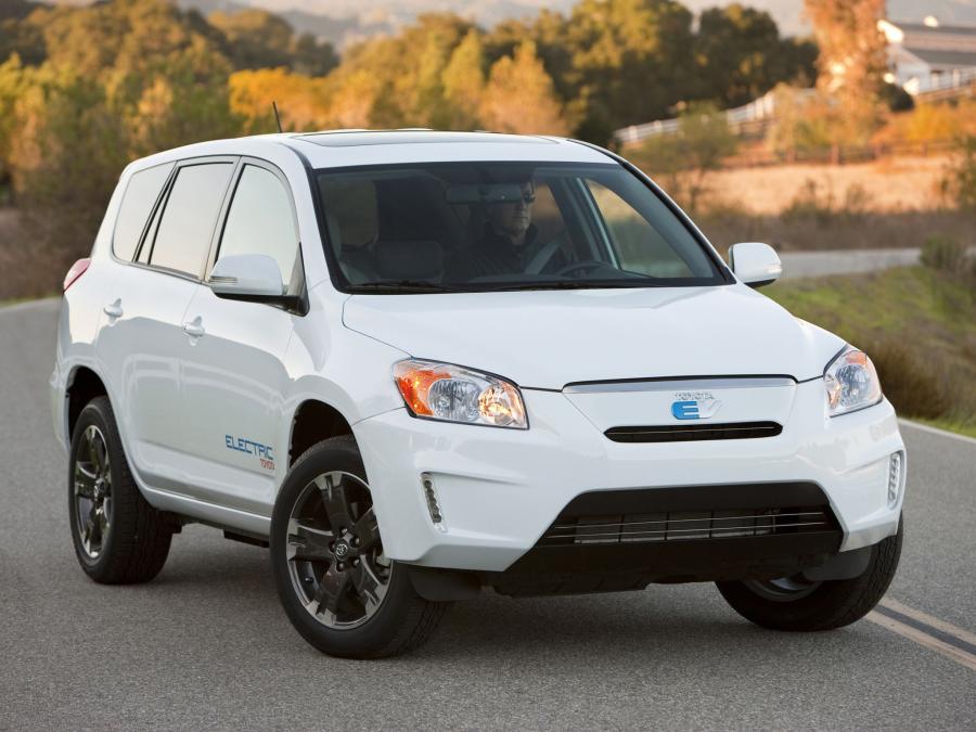  Toyota RAV4 EV Concept 2010 года  (фото 38 из 48)